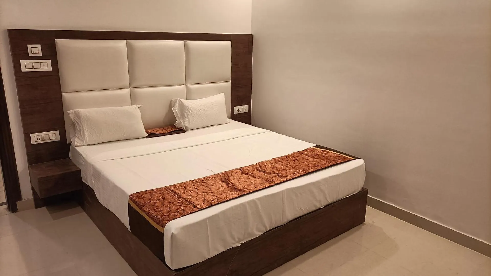 Hotel Grand Tark Delhi Airport New Delhi Guest house